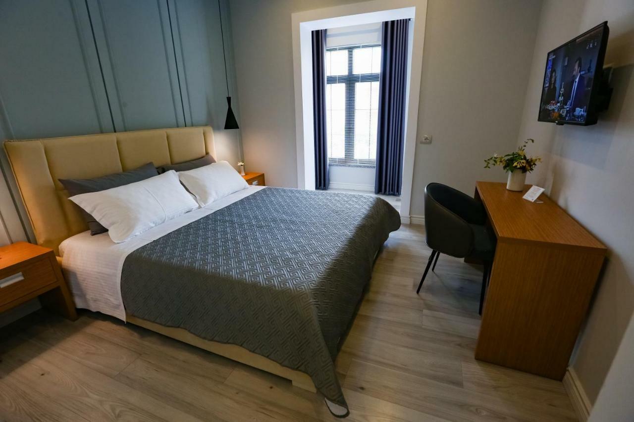 Home Hotel Tirana Eksteriør billede