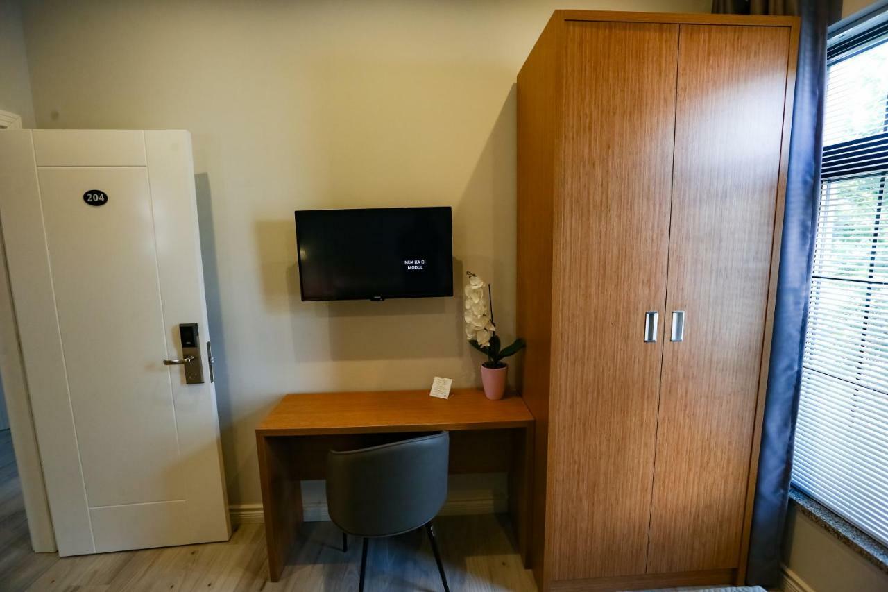 Home Hotel Tirana Eksteriør billede
