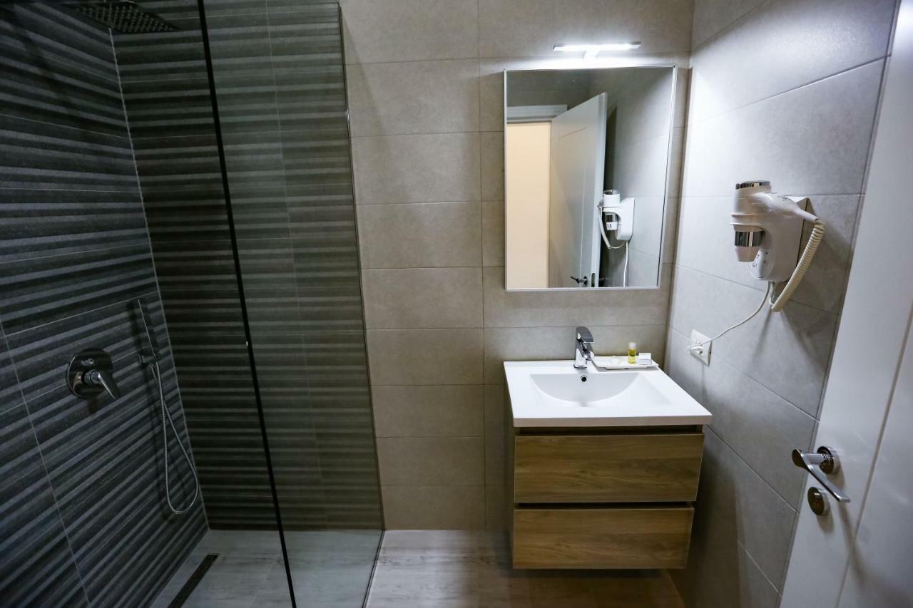 Home Hotel Tirana Eksteriør billede
