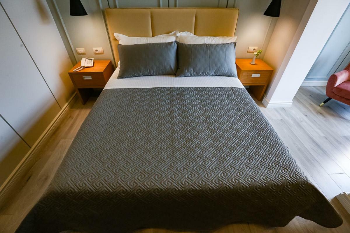 Home Hotel Tirana Eksteriør billede