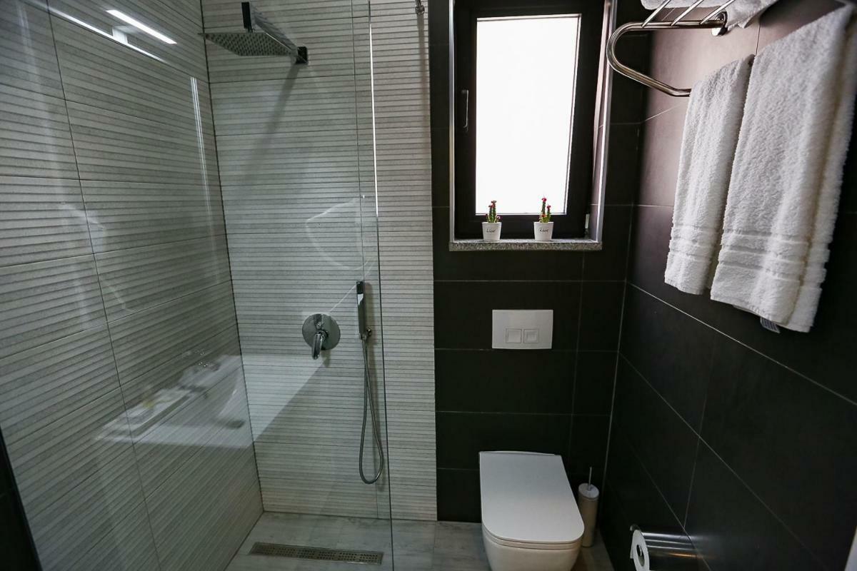 Home Hotel Tirana Eksteriør billede