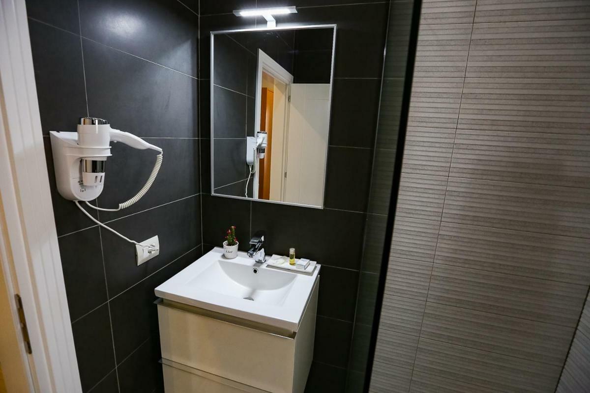 Home Hotel Tirana Eksteriør billede